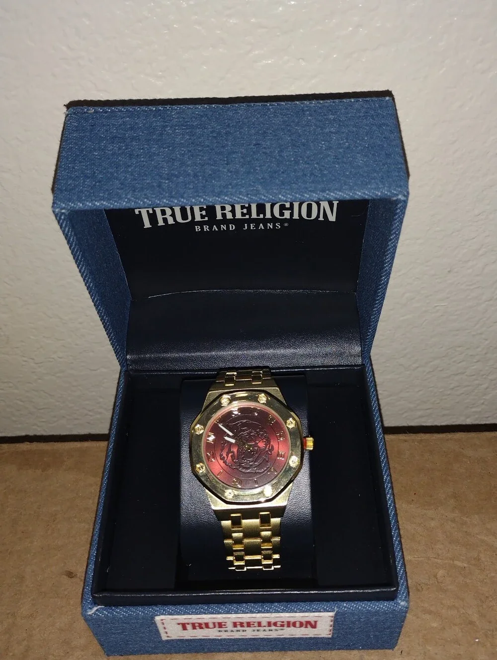 TRUE RELIGION MEN'S WATCH GOLD TONE TRUE RELIGION GOLD TONE TIGER WATCH NEW